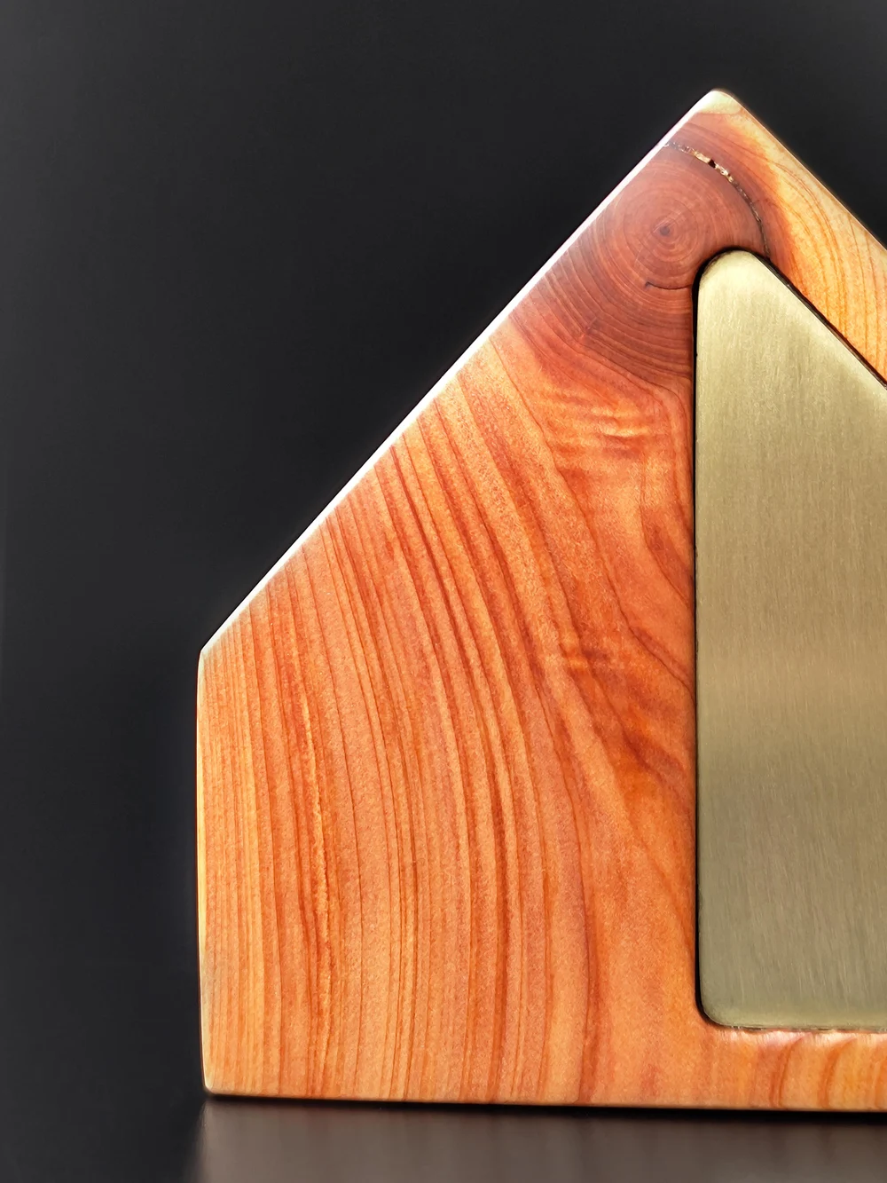 Каждое произведение пронизано духом лаконичности